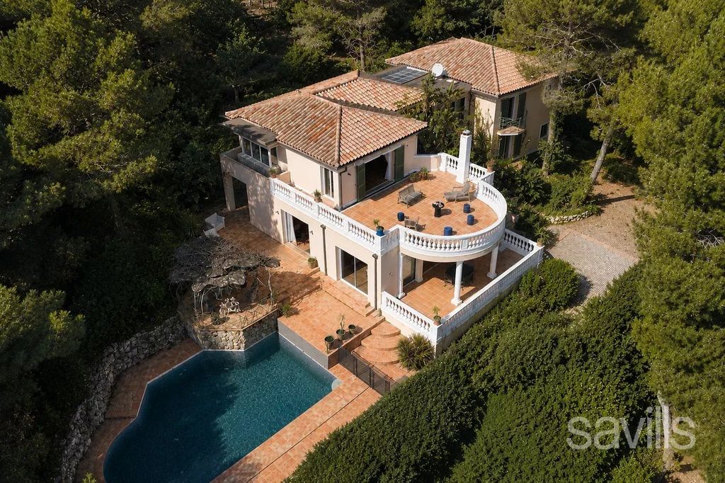 Property photo 1 of 22 Property For Sale In Saint-Jean-Cap-Ferrat With Panoramic Sea Views