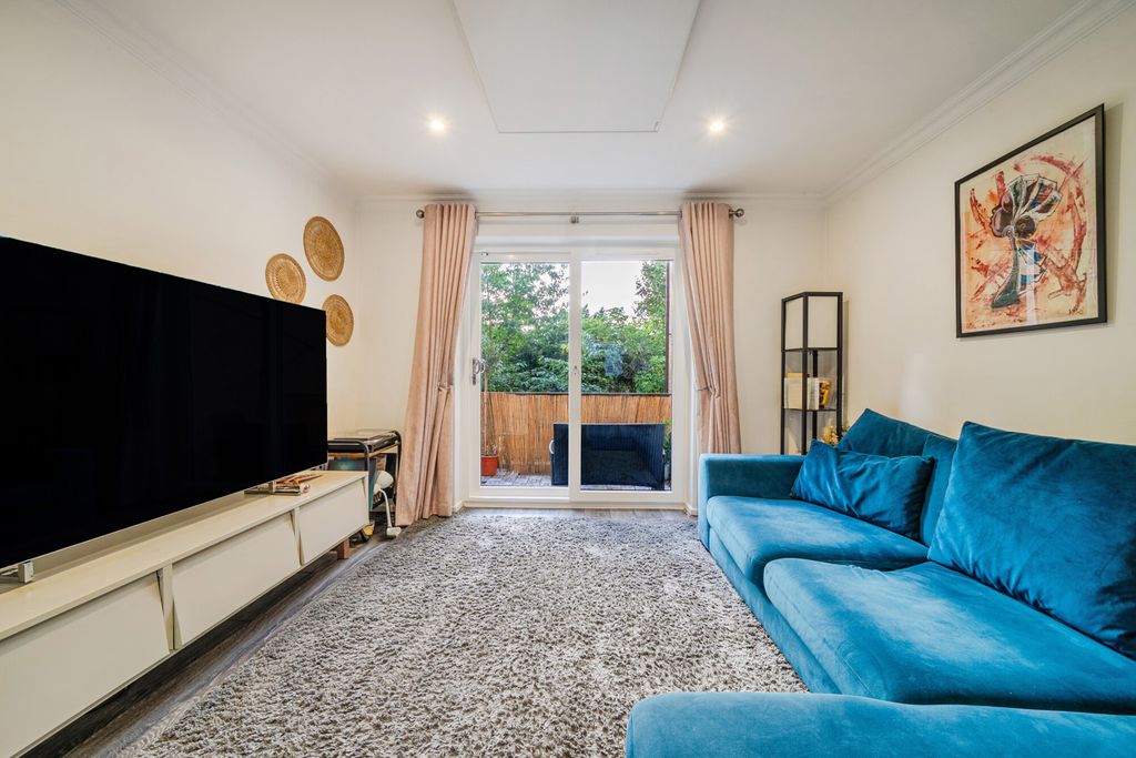 Property photo 3 of 15 1521707-8-6Aaabfe...