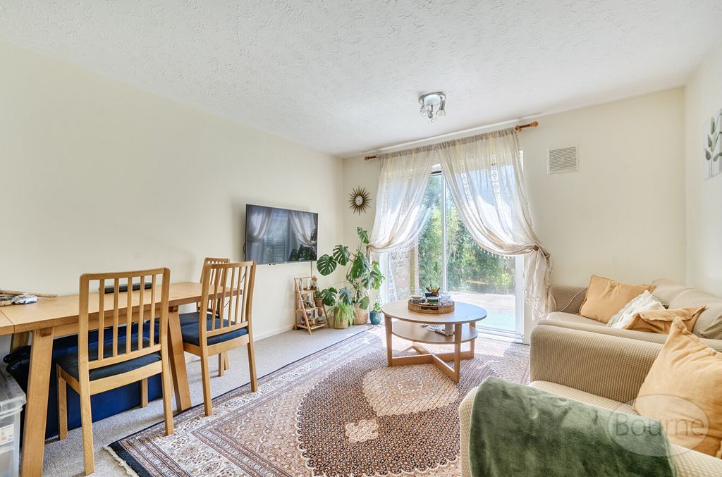 Property photo 3 of 9 c006c3Cb-d8B1-4Fe...