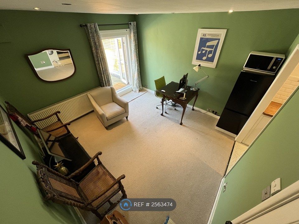 Property photo 2 of 21