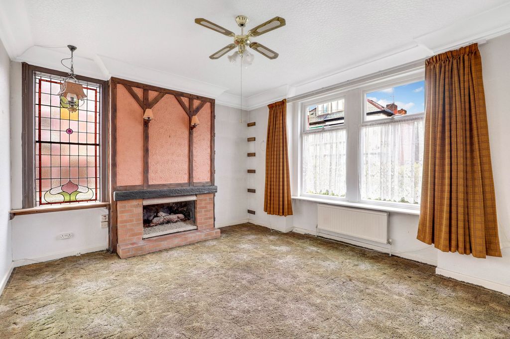 Property photo 2 of 19