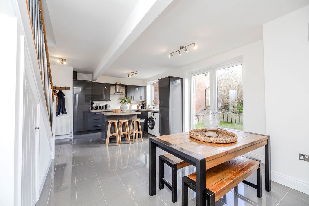 Property photo 3 of 30