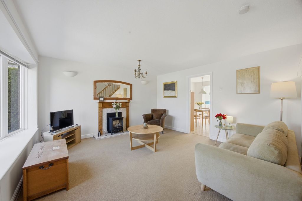 Property photo 3 of 40