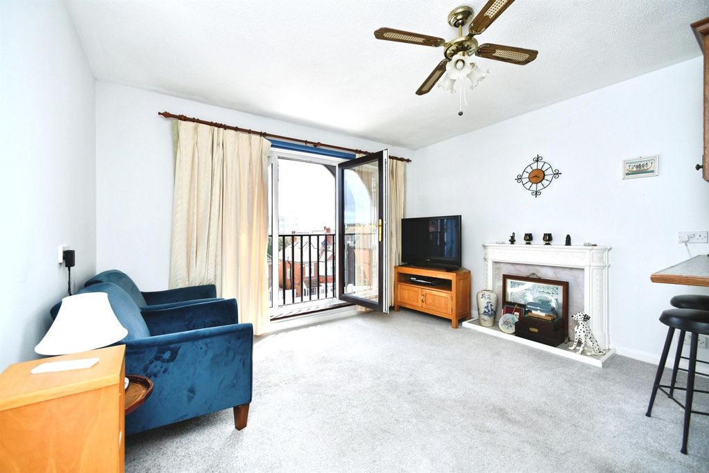 Property photo 3 of 20