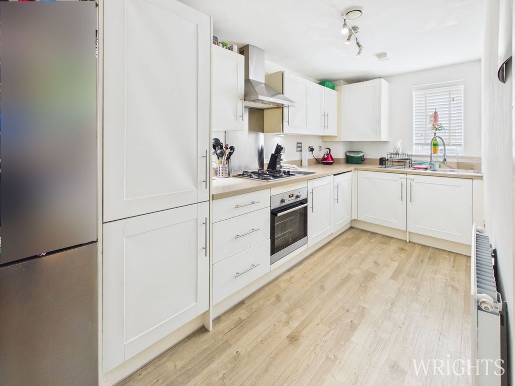 Property photo 3 of 16 Kitchen