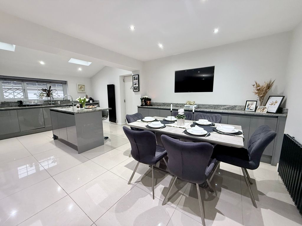 Property photo 3 of 26