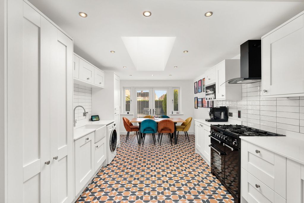 Property photo 1 of 25