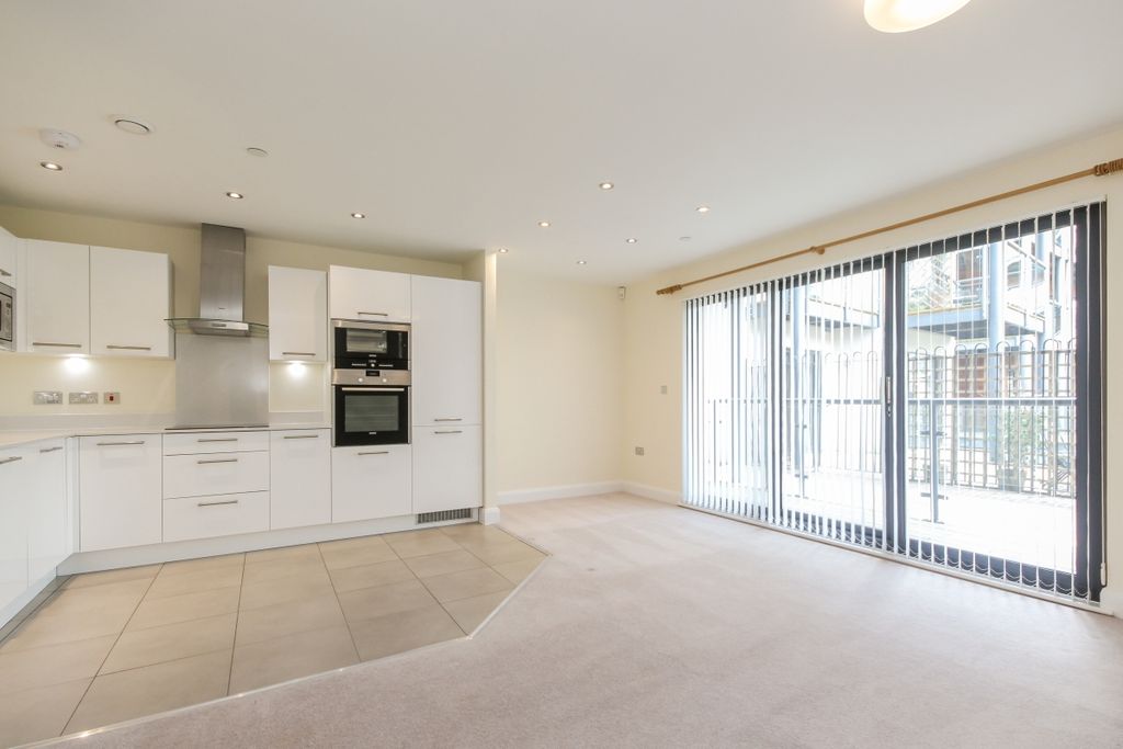Property photo 2 of 9 33098