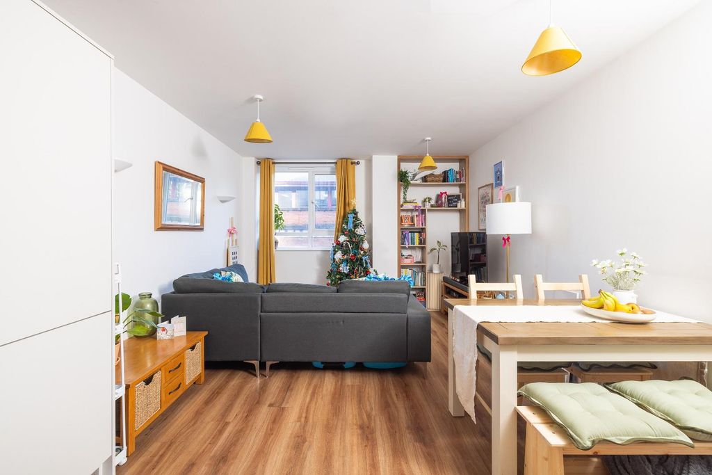 Property photo 1 of 26 Char4799.Jpg