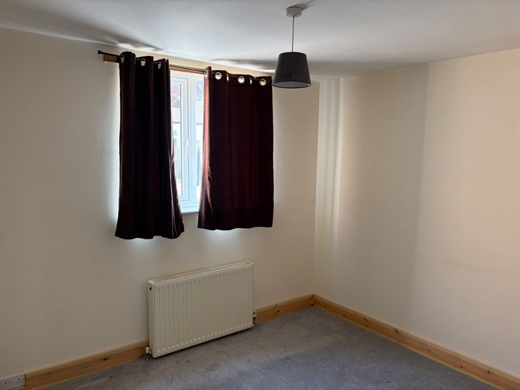 Property photo 2 of 8 A74Ff4F3-831d-494A-824c-4F3943A4Ad21