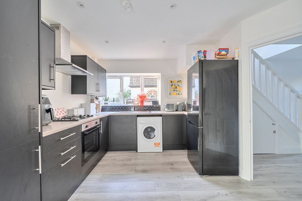 Property photo 3 of 21 1436911-13-69E89E...