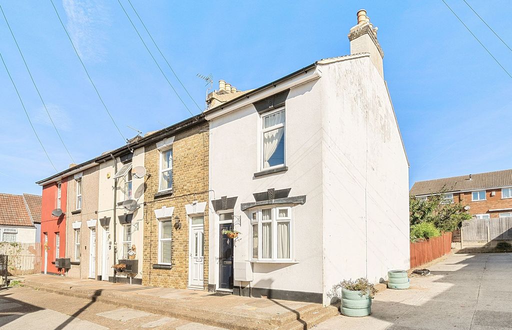 Property photo 1 of 18
