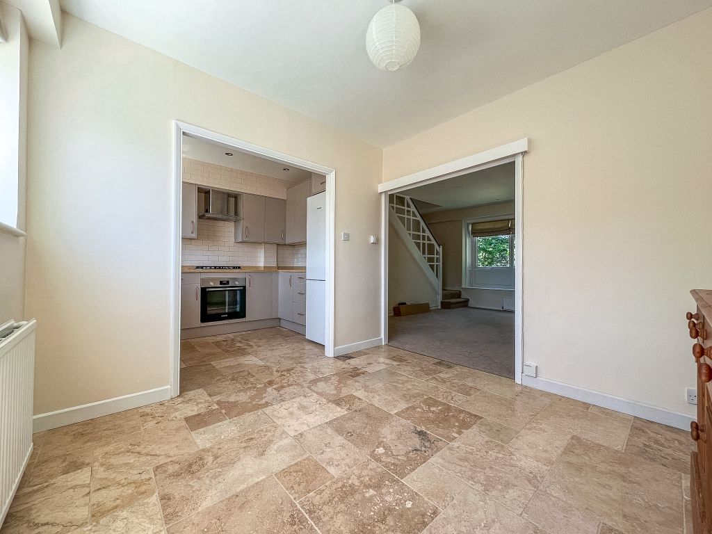Property photo 3 of 28