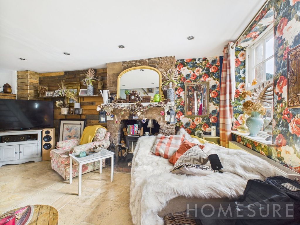 Property photo 2 of 33 Picture No. 04