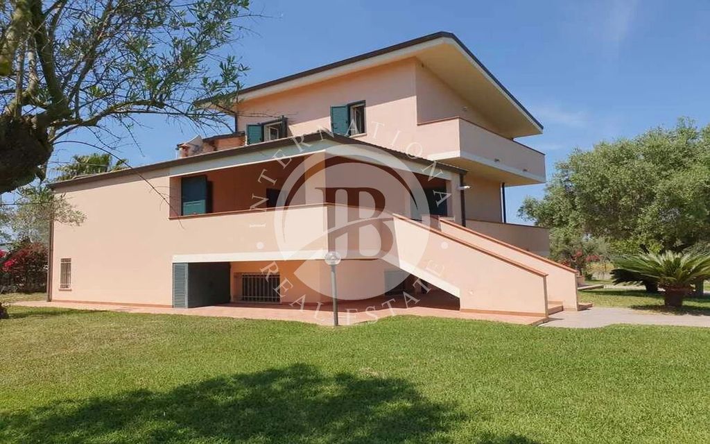 Property photo 2 of 9