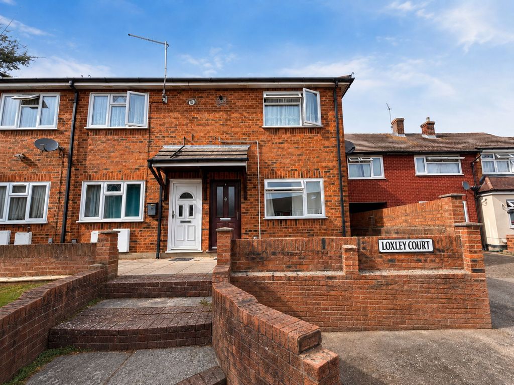 Property photo 1 of 7 Loxley Court Rm3