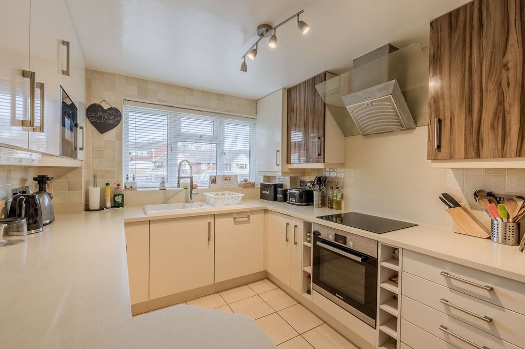 Property photo 3 of 21