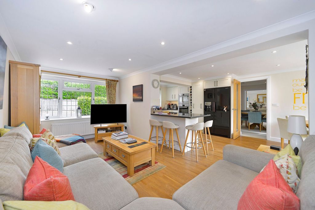 Property photo 3 of 20 Photo 9