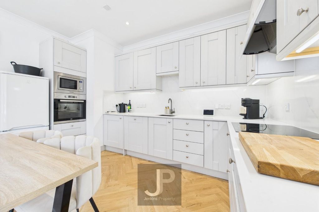 Property photo 1 of 23 Cam01632G0-Pr0208-Still007.Jpg