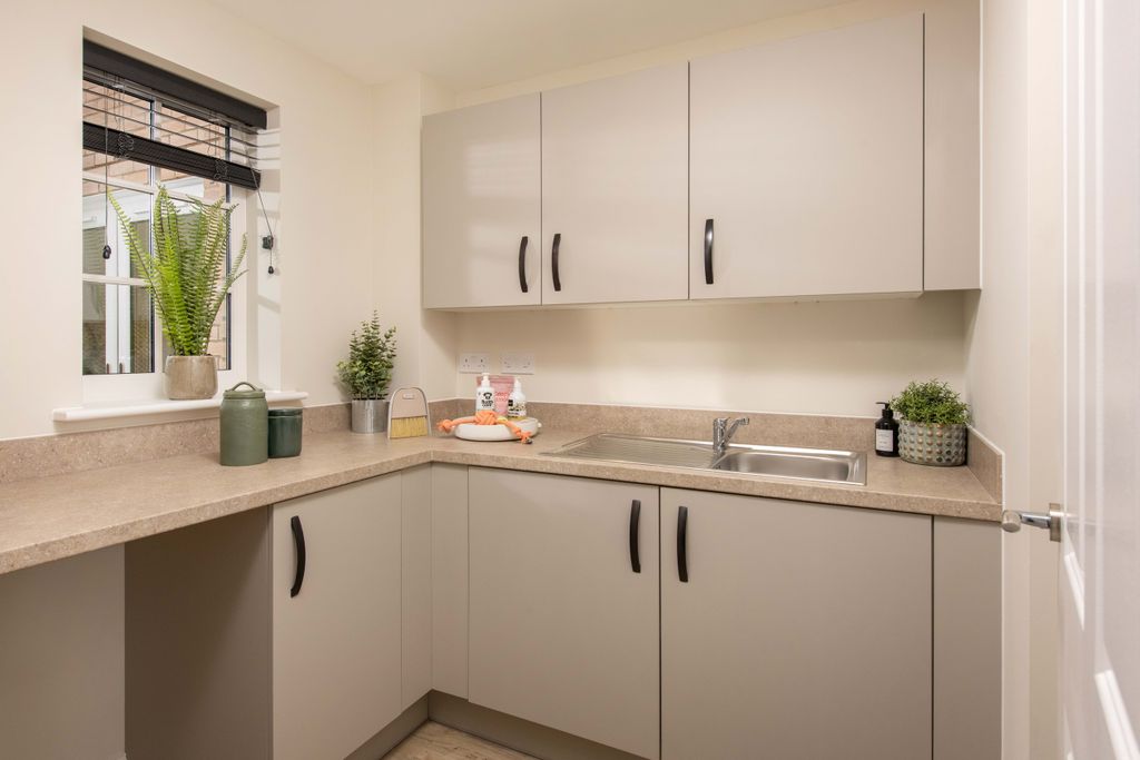 Property photo 3 of 10 St Peters Chase Dwh Conwy Utility