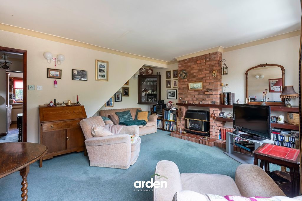 Property photo 2 of 11