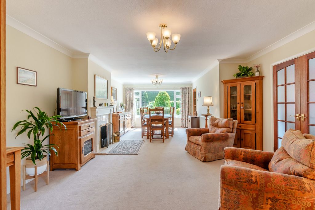 Property photo 2 of 35