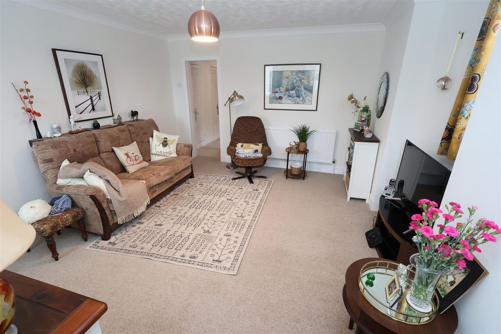 Property photo 3 of 19