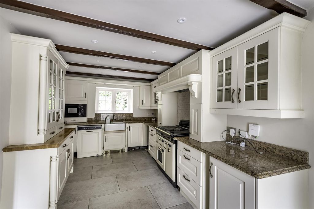 Property photo 2 of 24 Kitchen