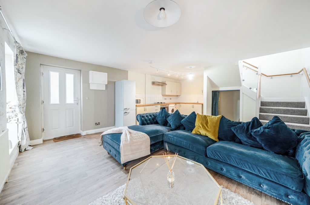 Property photo 3 of 12 1438996-2-69d7E32...