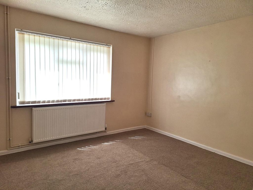 Property photo 3 of 15 Living Room