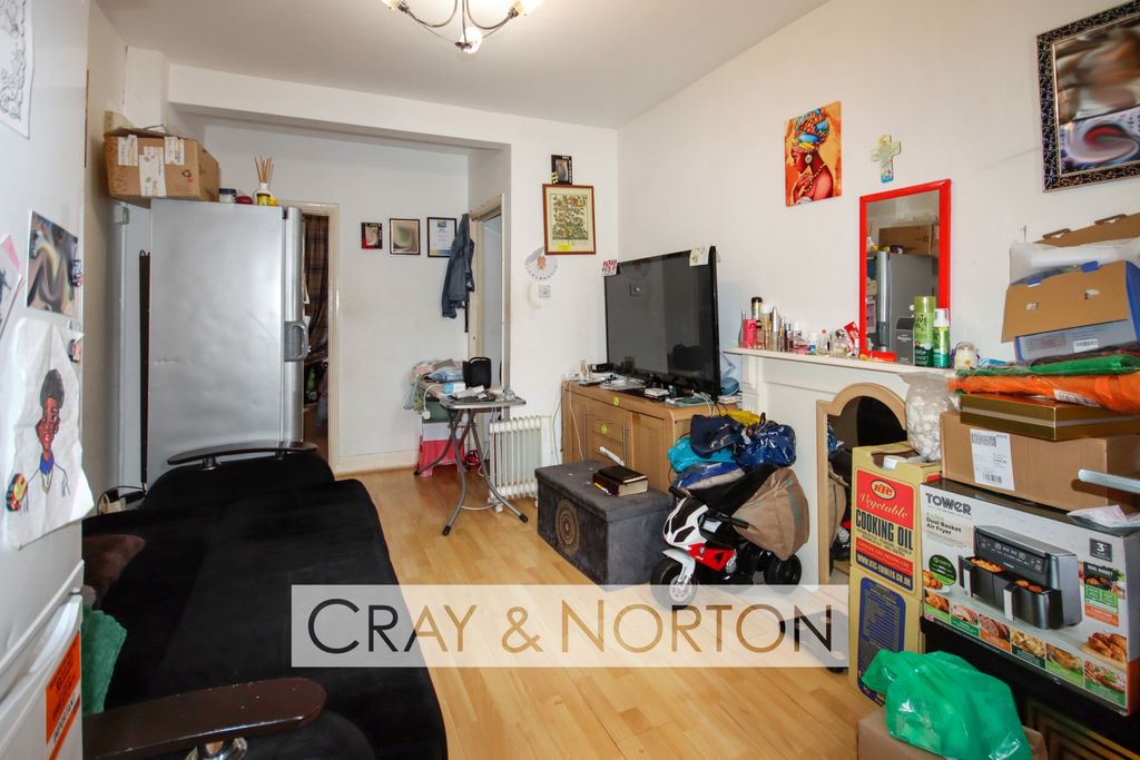 Property photo 3 of 7 Photo 4