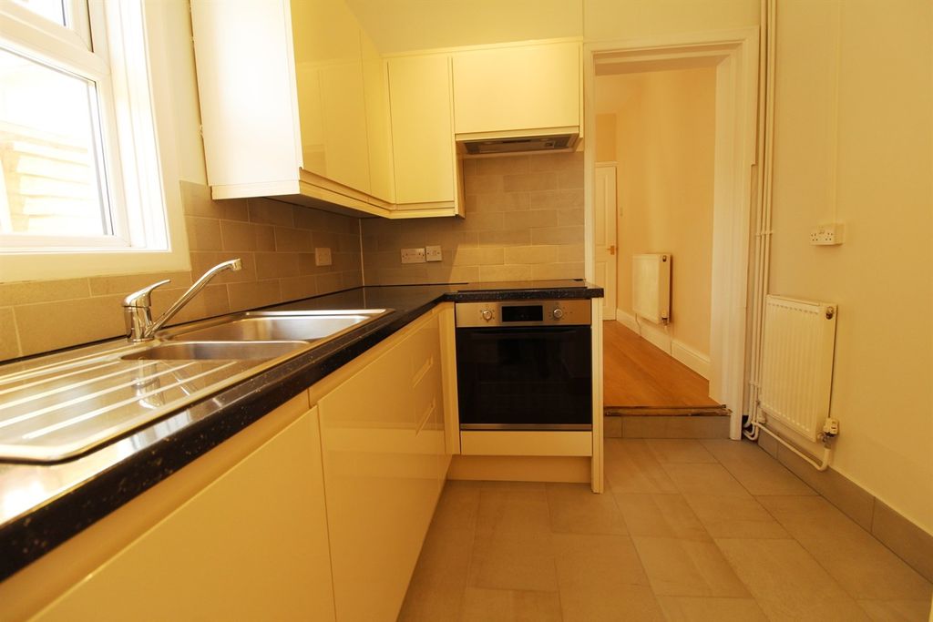 Property photo 3 of 8 Kitchen