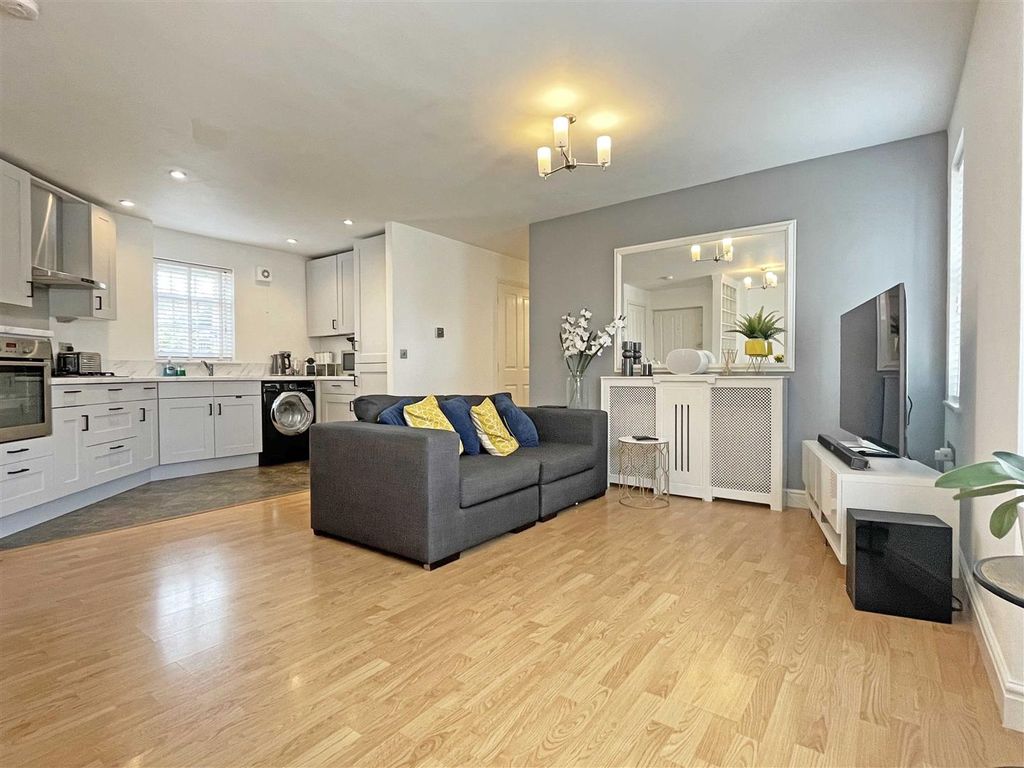 Property photo 1 of 12 La2.Jpg