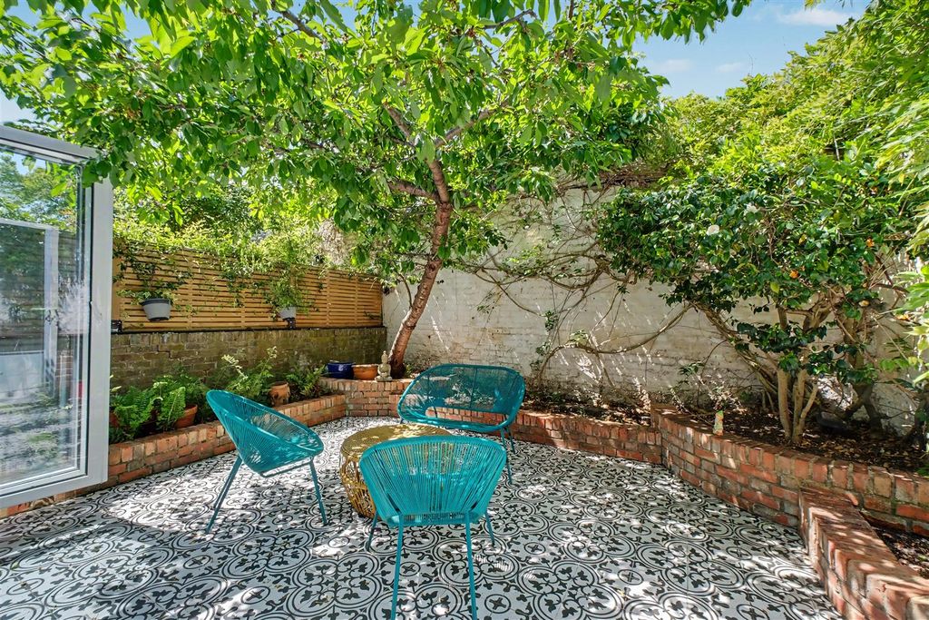 Property photo 3 of 12 13 Fairfax Place Nw6 4Ej-No Watermark-1.Jpg