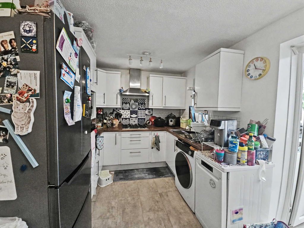 Property photo 3 of 15 Kitchen Diner