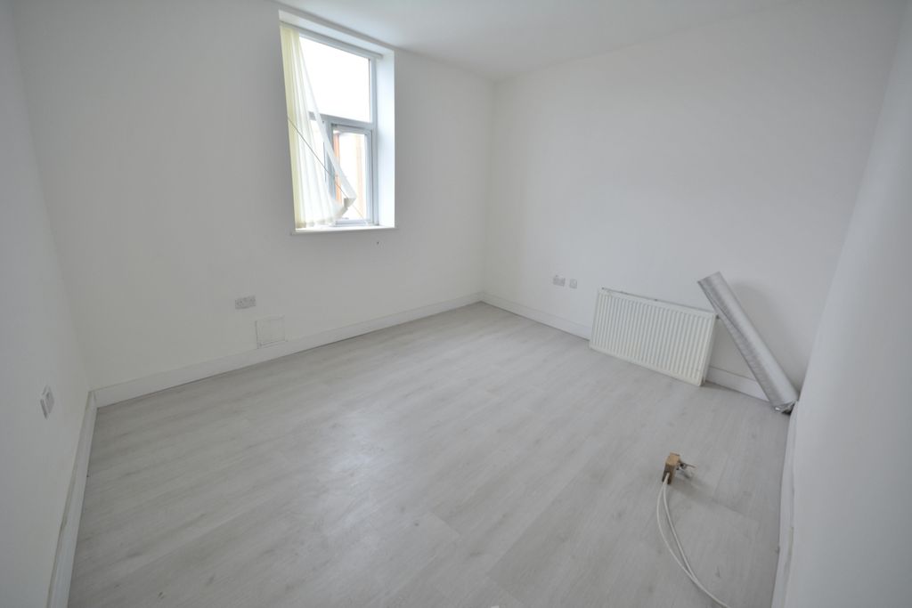 Property photo 3 of 6 Office Room 2