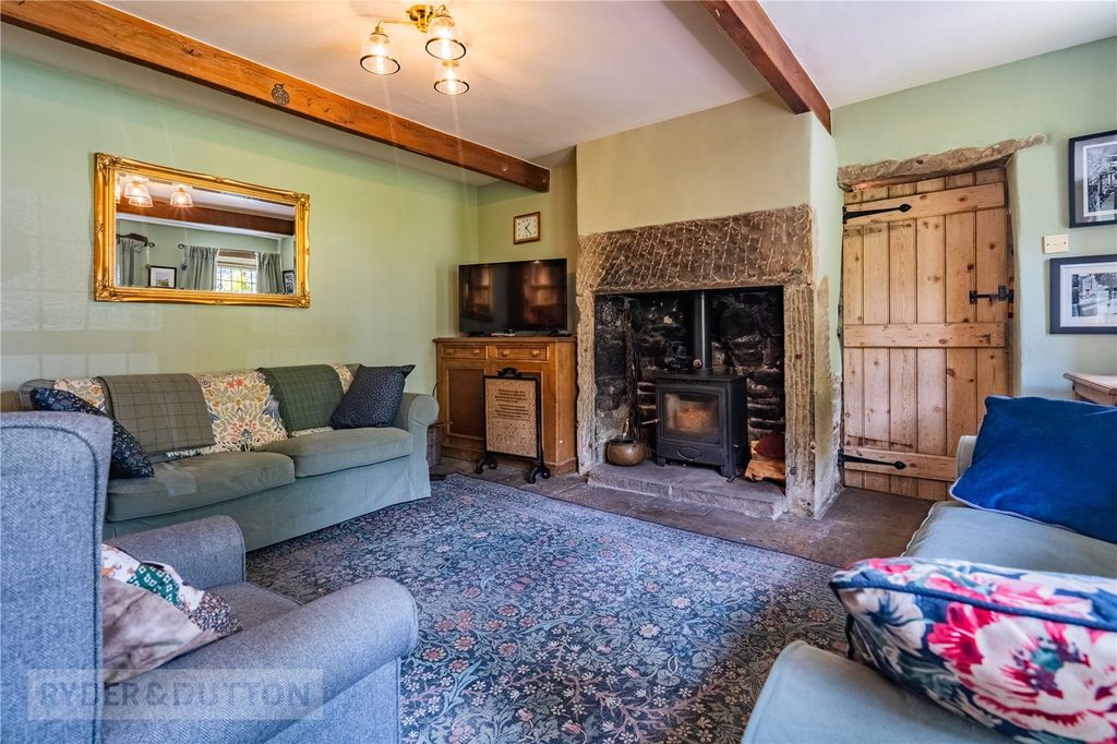 Property photo 3 of 30 Sitting Room