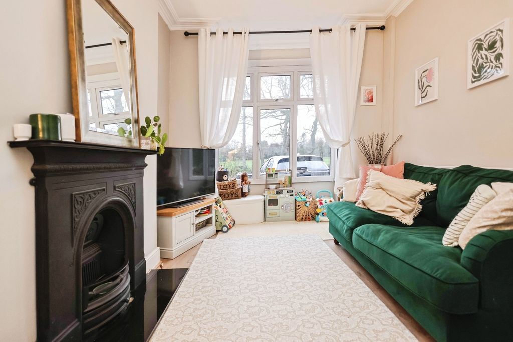 Property photo 2 of 20 Pbox-Img.Jpg