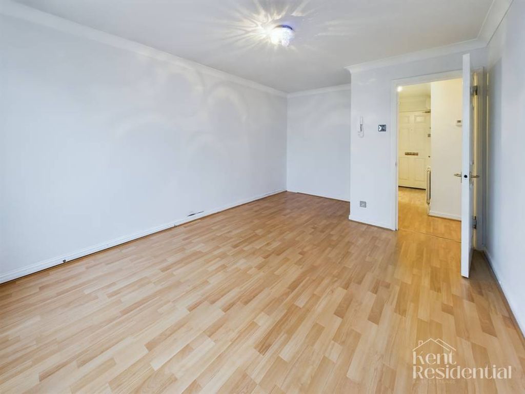 Property photo 2 of 7 Photo 13