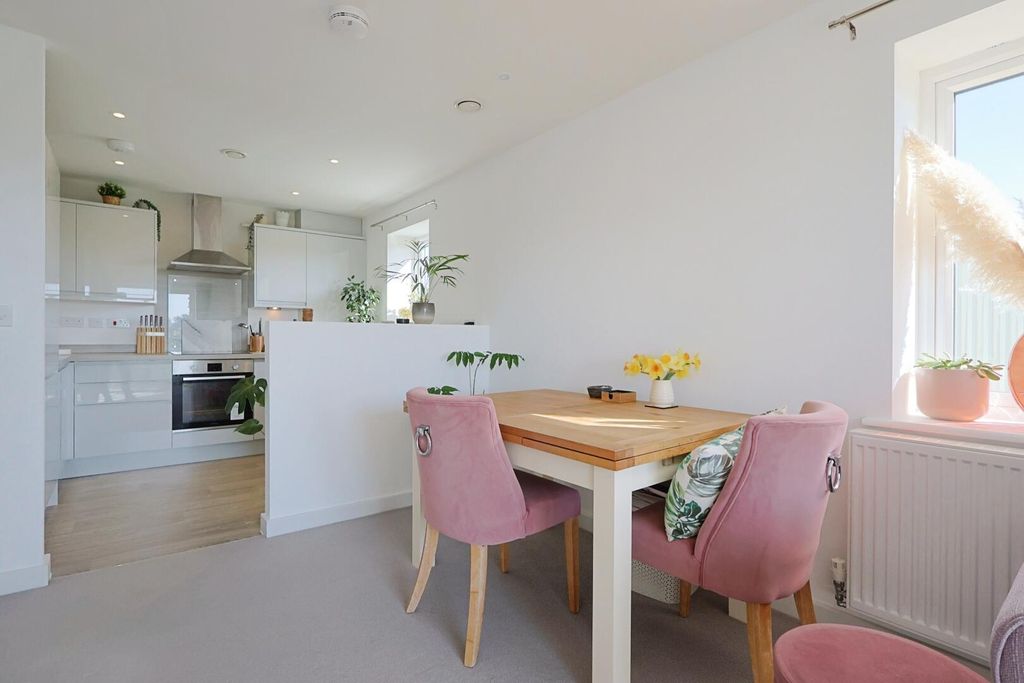 Property photo 1 of 15 Sitting/Dining Room