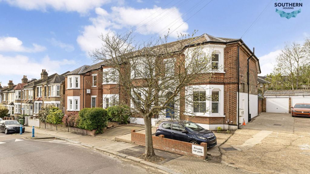 Property photo 2 of 14