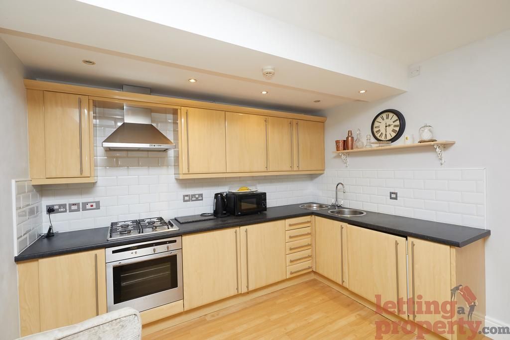 Property photo 3 of 9