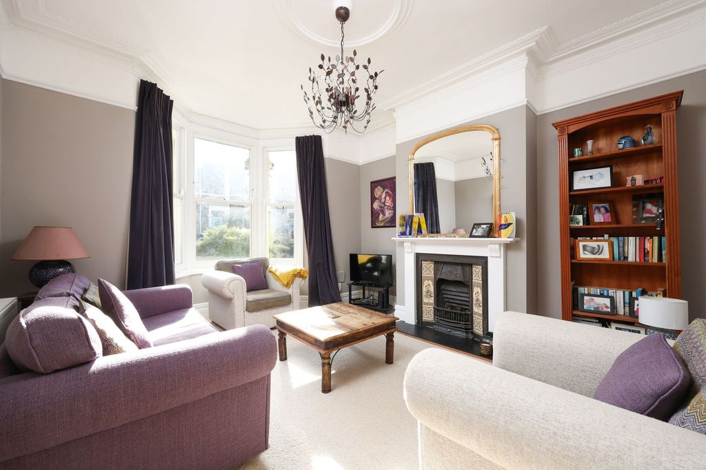 Property photo 3 of 29