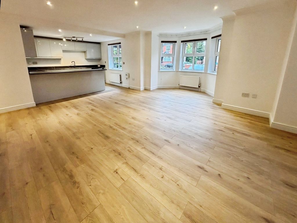 Property photo 3 of 14 Picture 3