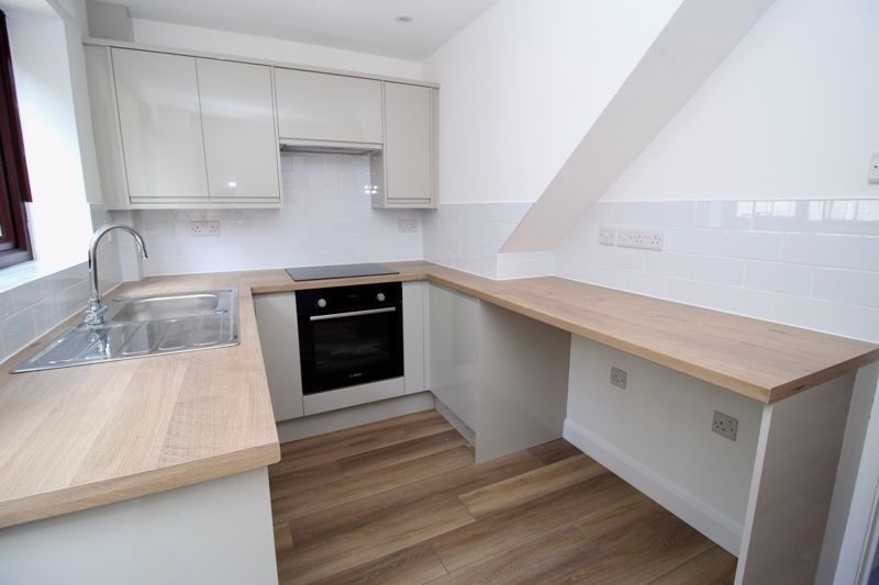 Property photo 2 of 9 Kitchen