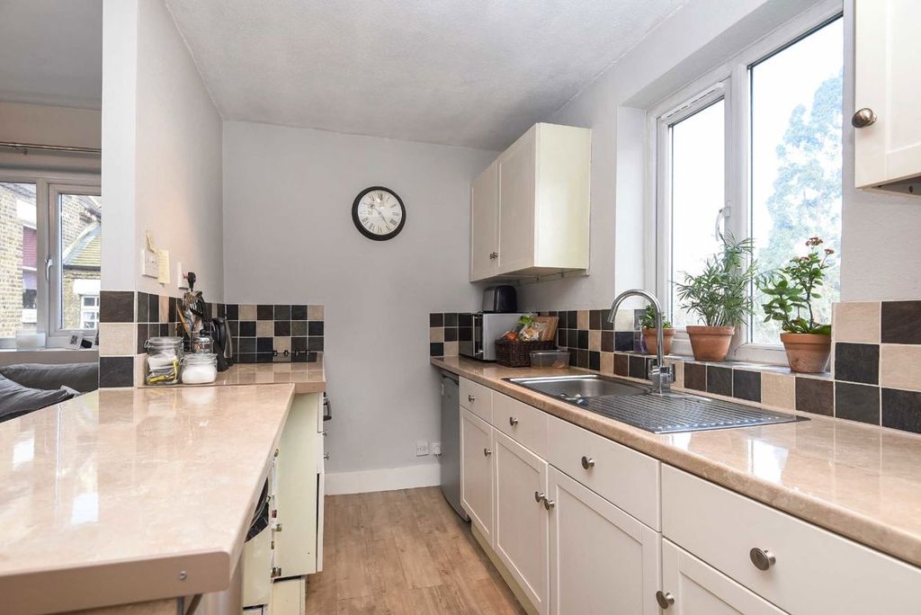 Property photo 3 of 5