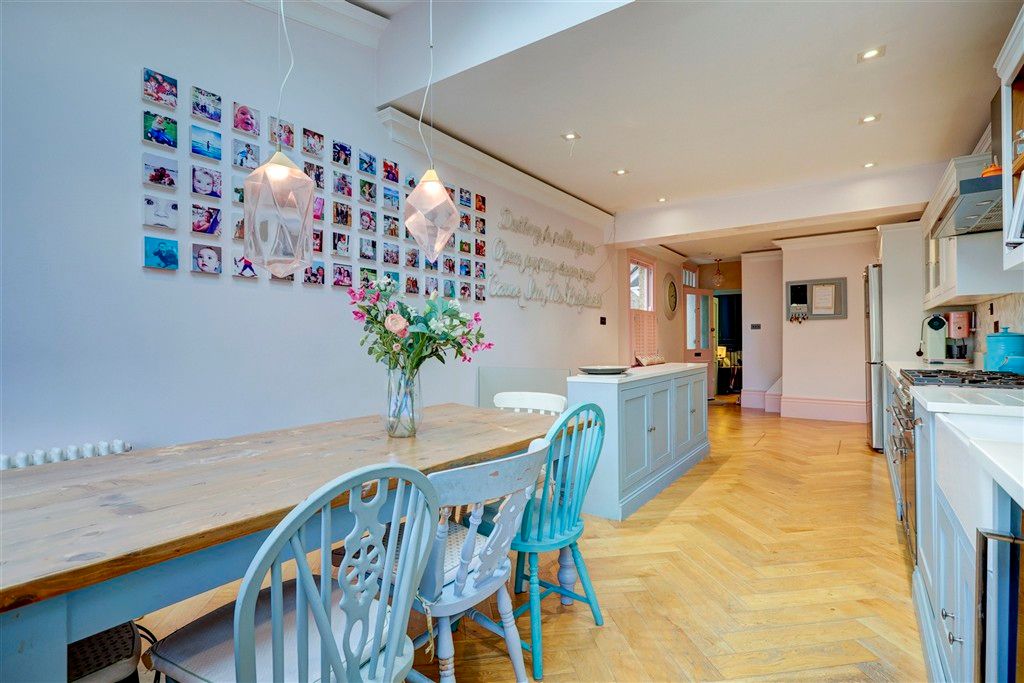 Property photo 2 of 16 Kitchen/Breakfast Room