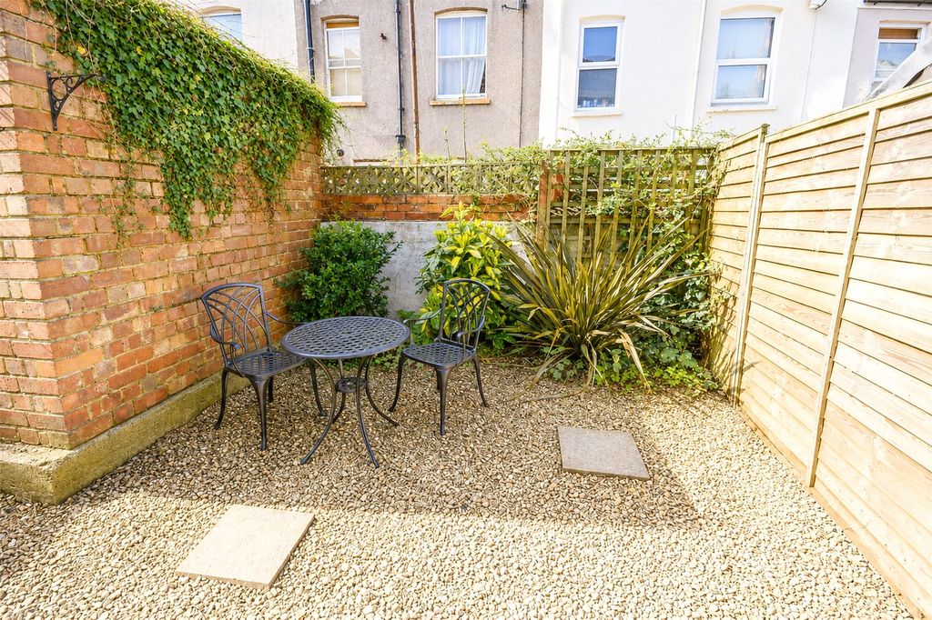 Property photo 2 of 6 Garden