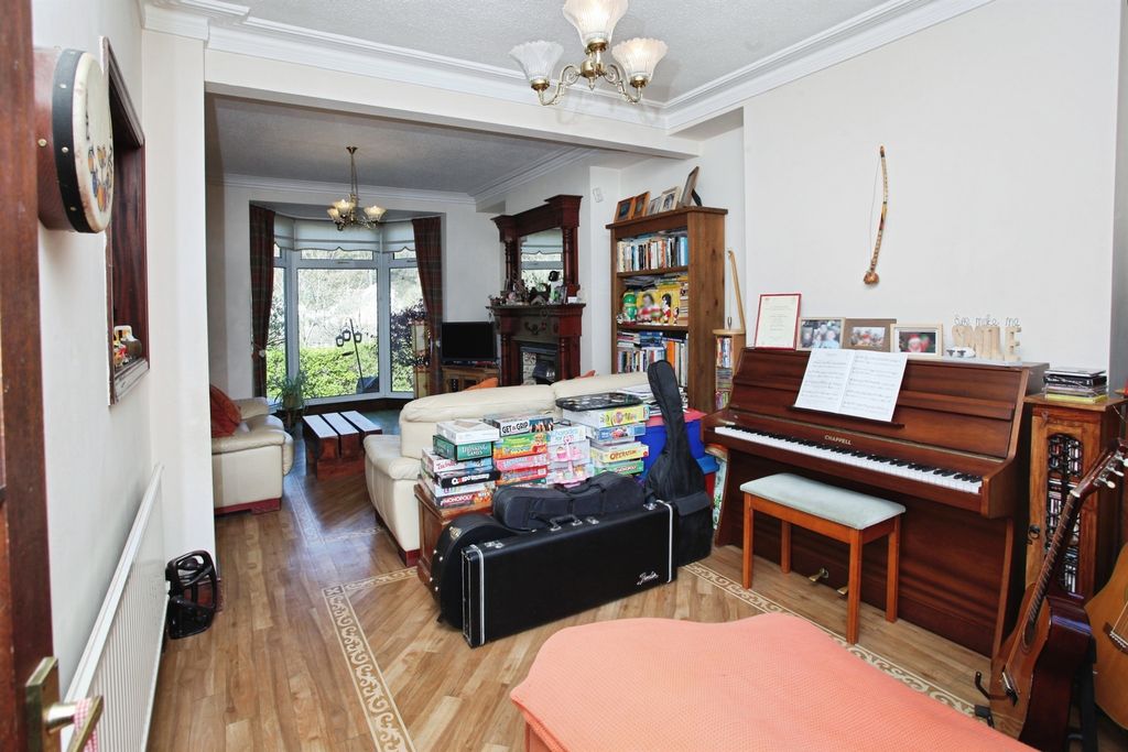 Property photo 2 of 21