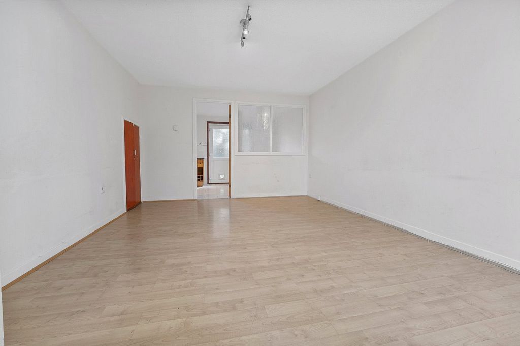 Property photo 3 of 22 Picture No. 03